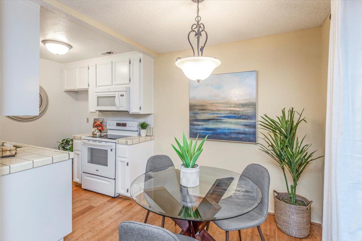 Detail Gallery Image 10 of 26 For 3200 La Terrace Cir, San Jose,  CA 95123 - 1 Beds | 1 Baths