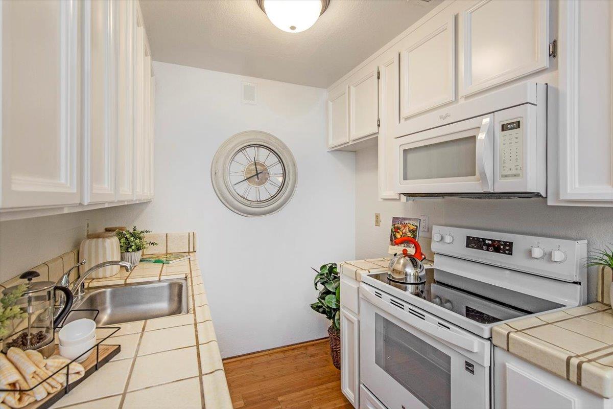 Detail Gallery Image 11 of 26 For 3200 La Terrace Cir, San Jose,  CA 95123 - 1 Beds | 1 Baths