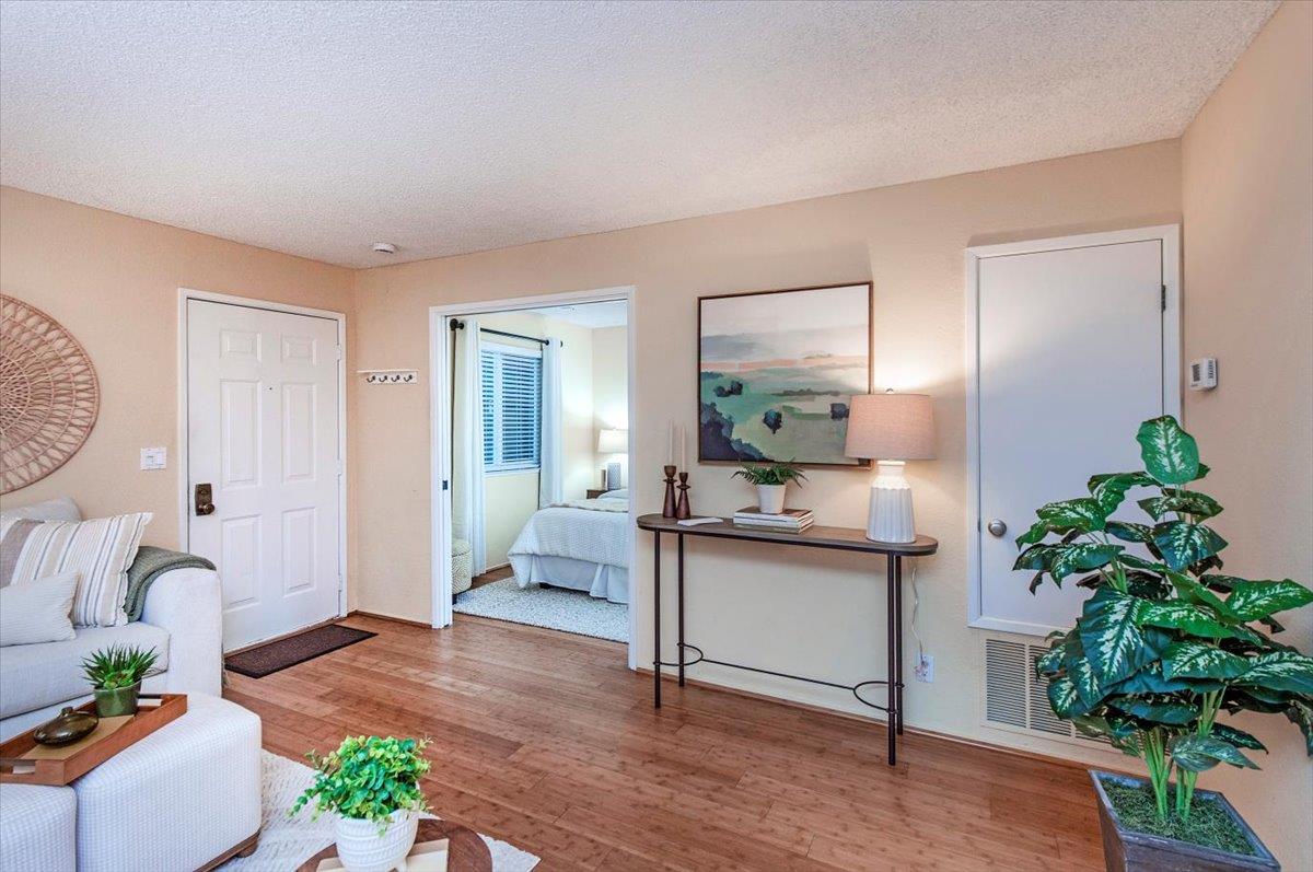 Detail Gallery Image 6 of 26 For 3200 La Terrace Cir, San Jose,  CA 95123 - 1 Beds | 1 Baths