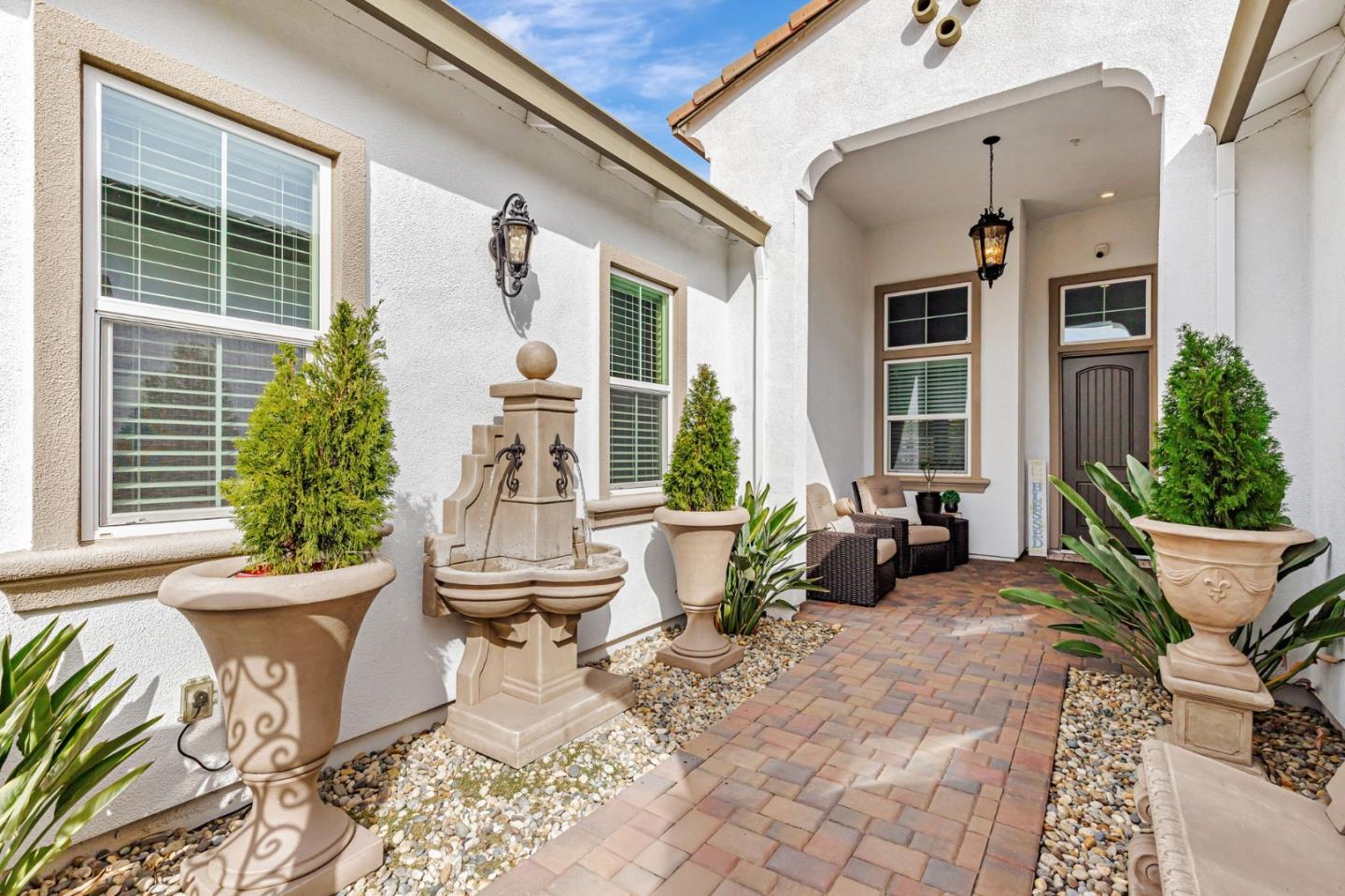 Detail Gallery Image 3 of 54 For 7832 Cobblestone Ct, Gilroy,  CA 95020 - 4 Beds | 3/1 Baths