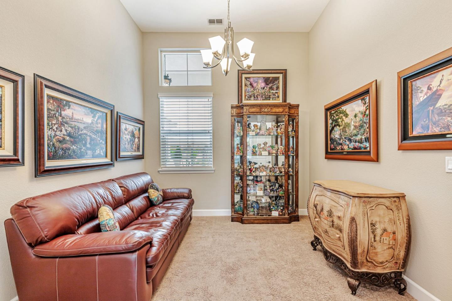 Detail Gallery Image 7 of 54 For 7832 Cobblestone Ct, Gilroy,  CA 95020 - 4 Beds | 3/1 Baths