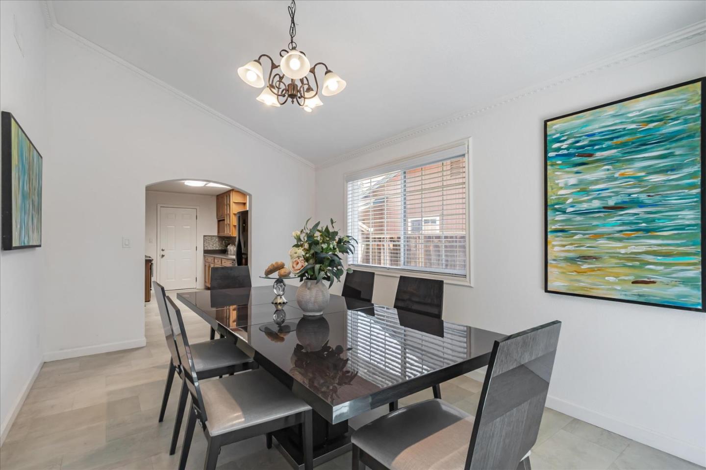 Detail Gallery Image 12 of 34 For 751 San Pablo Dr, Mountain View,  CA 94043 - 4 Beds | 2 Baths