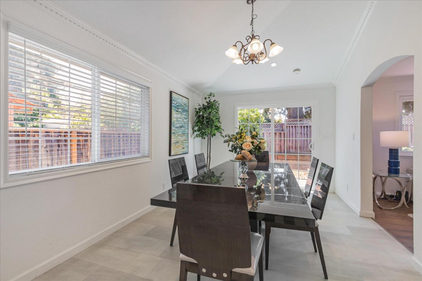 Detail Gallery Image 14 of 34 For 751 San Pablo Dr, Mountain View,  CA 94043 - 4 Beds | 2 Baths