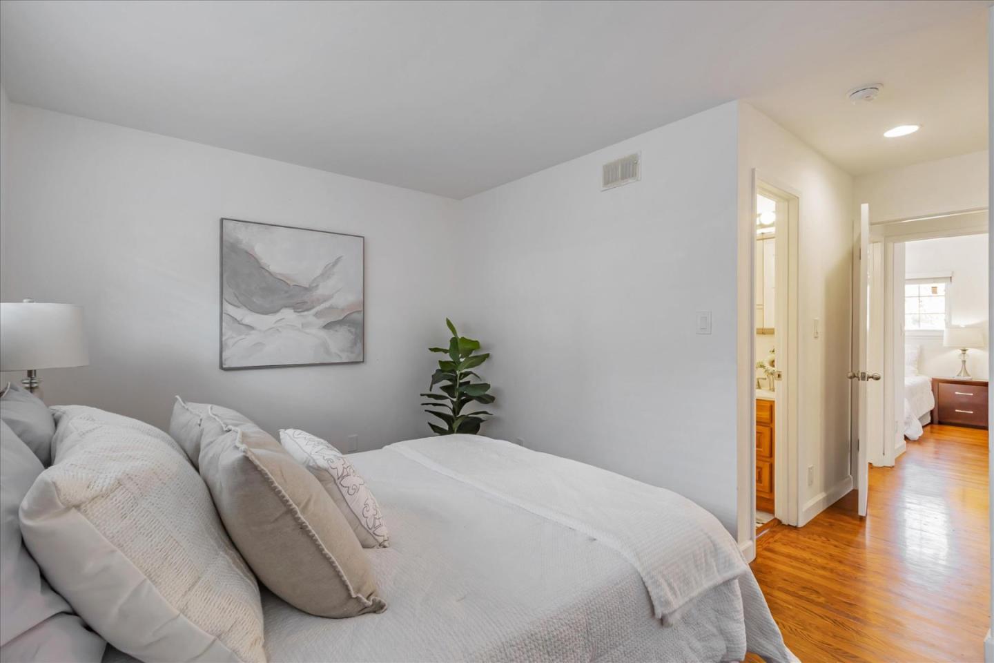 Detail Gallery Image 22 of 34 For 751 San Pablo Dr, Mountain View,  CA 94043 - 4 Beds | 2 Baths