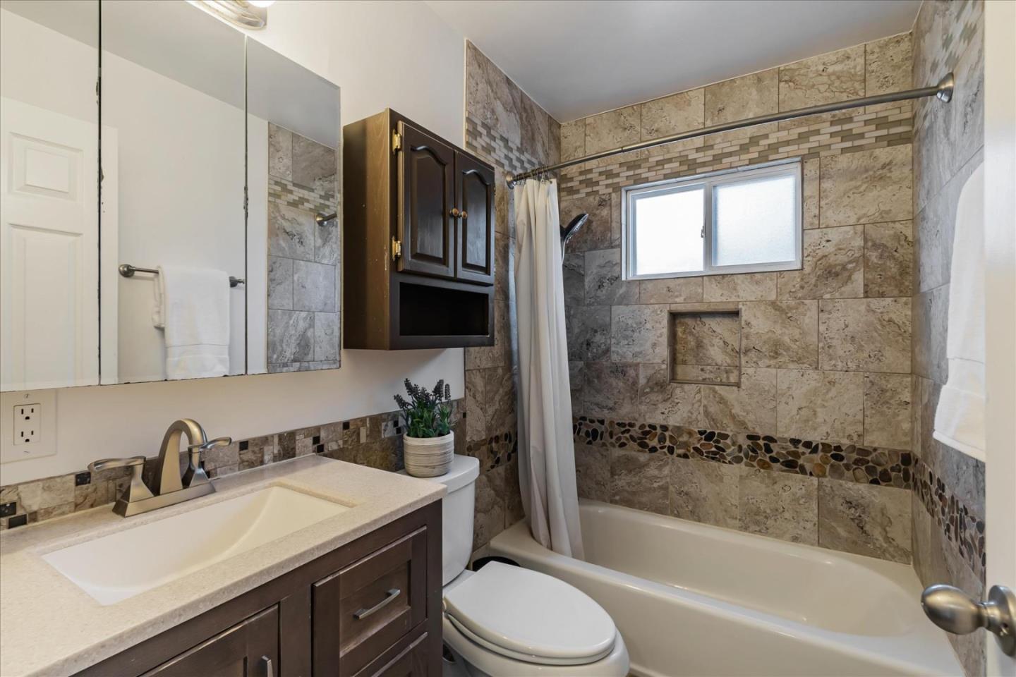 Detail Gallery Image 25 of 34 For 751 San Pablo Dr, Mountain View,  CA 94043 - 4 Beds | 2 Baths