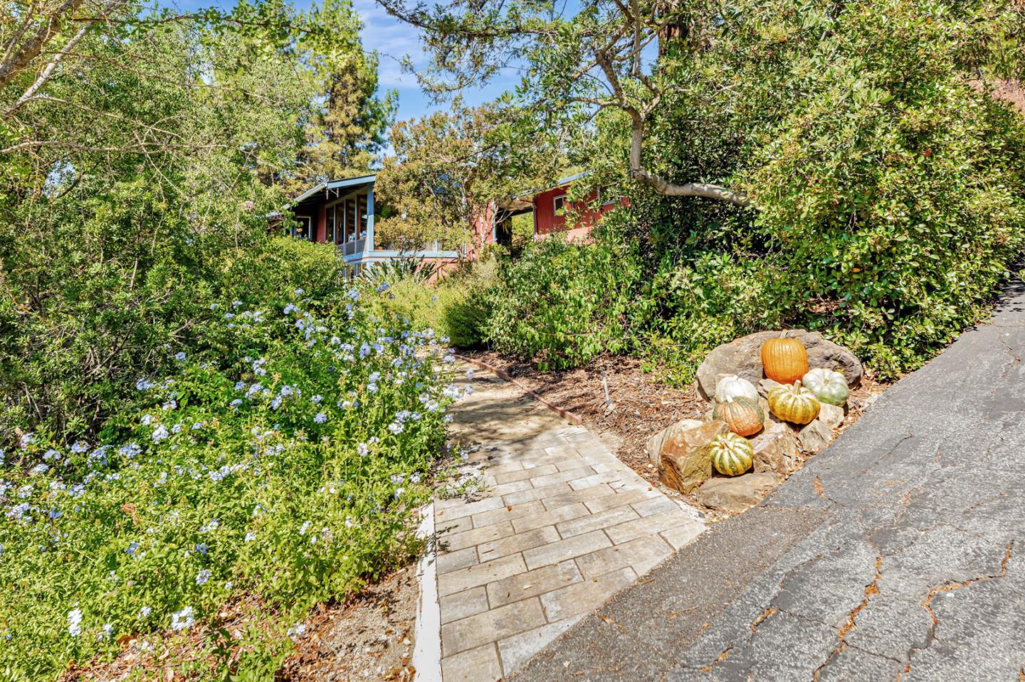 Detail Gallery Image 2 of 57 For 18950 Graystone Ln, San Jose,  CA 95120 - 3 Beds | 2/1 Baths