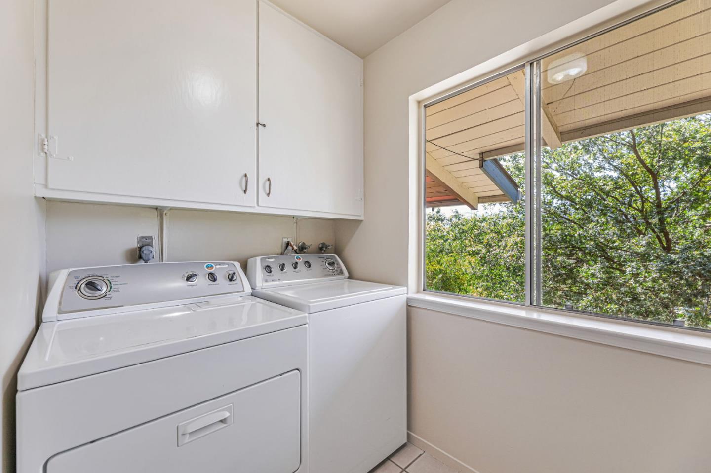 Detail Gallery Image 29 of 57 For 18950 Graystone Ln, San Jose,  CA 95120 - 3 Beds | 2/1 Baths