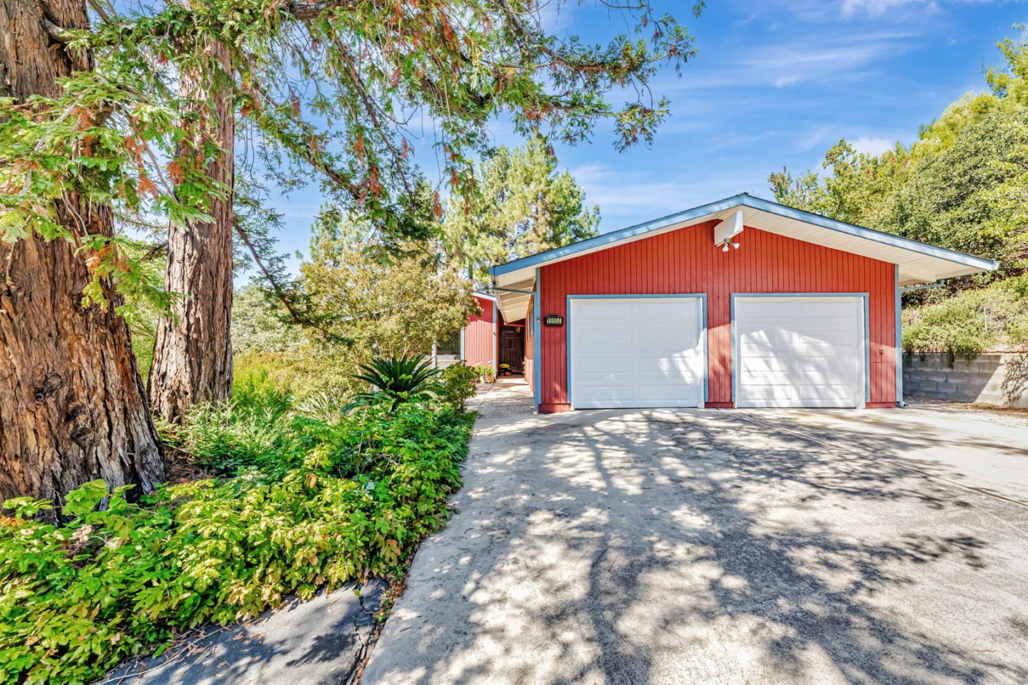 Detail Gallery Image 3 of 57 For 18950 Graystone Ln, San Jose,  CA 95120 - 3 Beds | 2/1 Baths