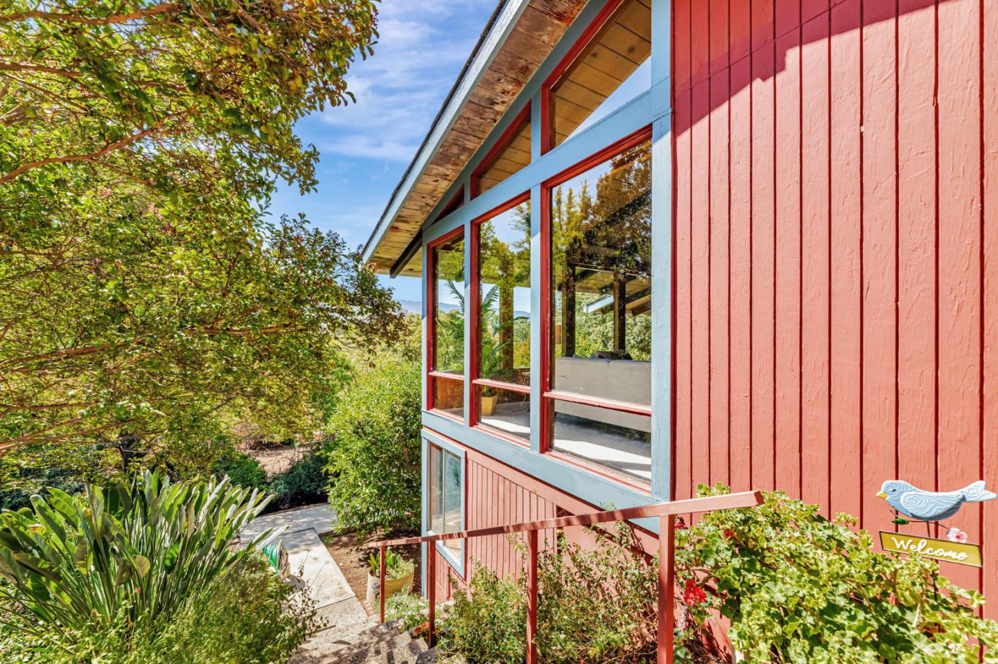 Detail Gallery Image 4 of 57 For 18950 Graystone Ln, San Jose,  CA 95120 - 3 Beds | 2/1 Baths