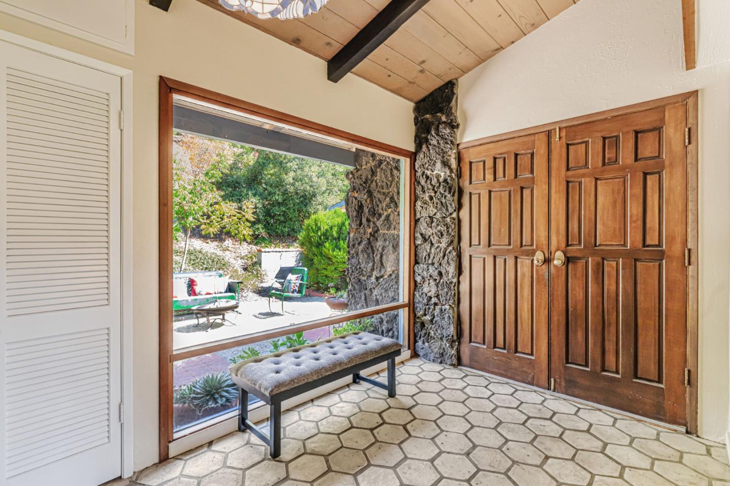 Detail Gallery Image 6 of 57 For 18950 Graystone Ln, San Jose,  CA 95120 - 3 Beds | 2/1 Baths