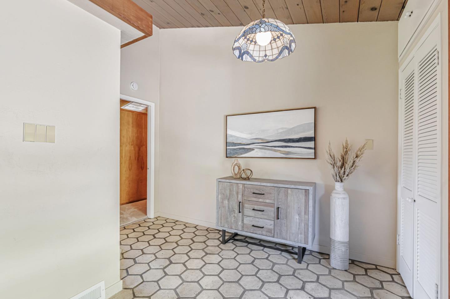 Detail Gallery Image 7 of 57 For 18950 Graystone Ln, San Jose,  CA 95120 - 3 Beds | 2/1 Baths