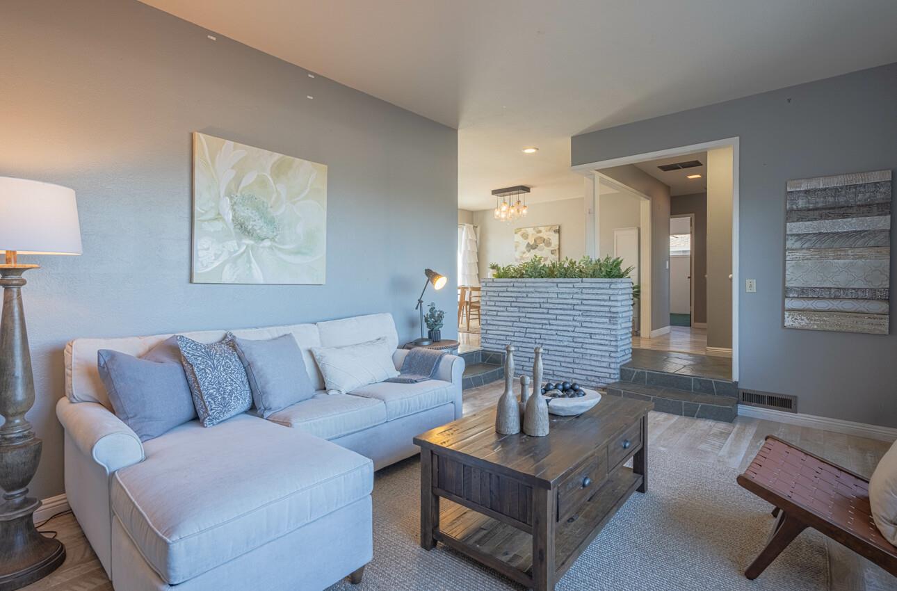 Detail Gallery Image 11 of 41 For 1361 Westward Dr, Hollister,  CA 95023 - 3 Beds | 2 Baths