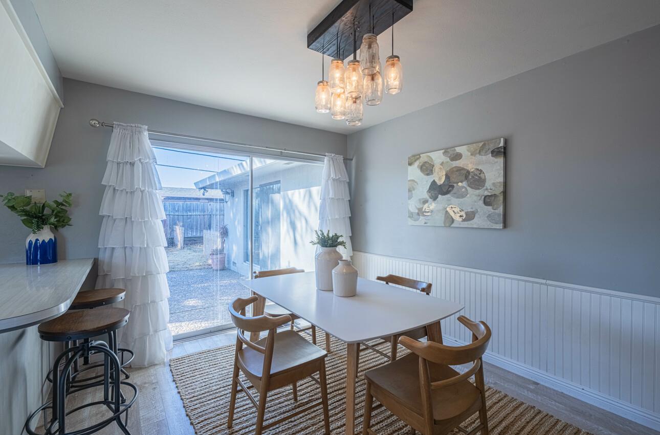 Detail Gallery Image 13 of 41 For 1361 Westward Dr, Hollister,  CA 95023 - 3 Beds | 2 Baths