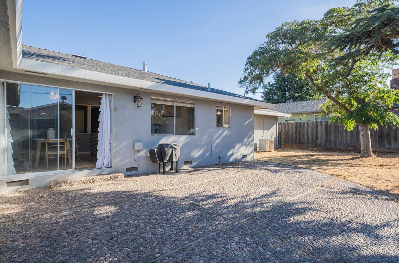 Detail Gallery Image 16 of 41 For 1361 Westward Dr, Hollister,  CA 95023 - 3 Beds | 2 Baths