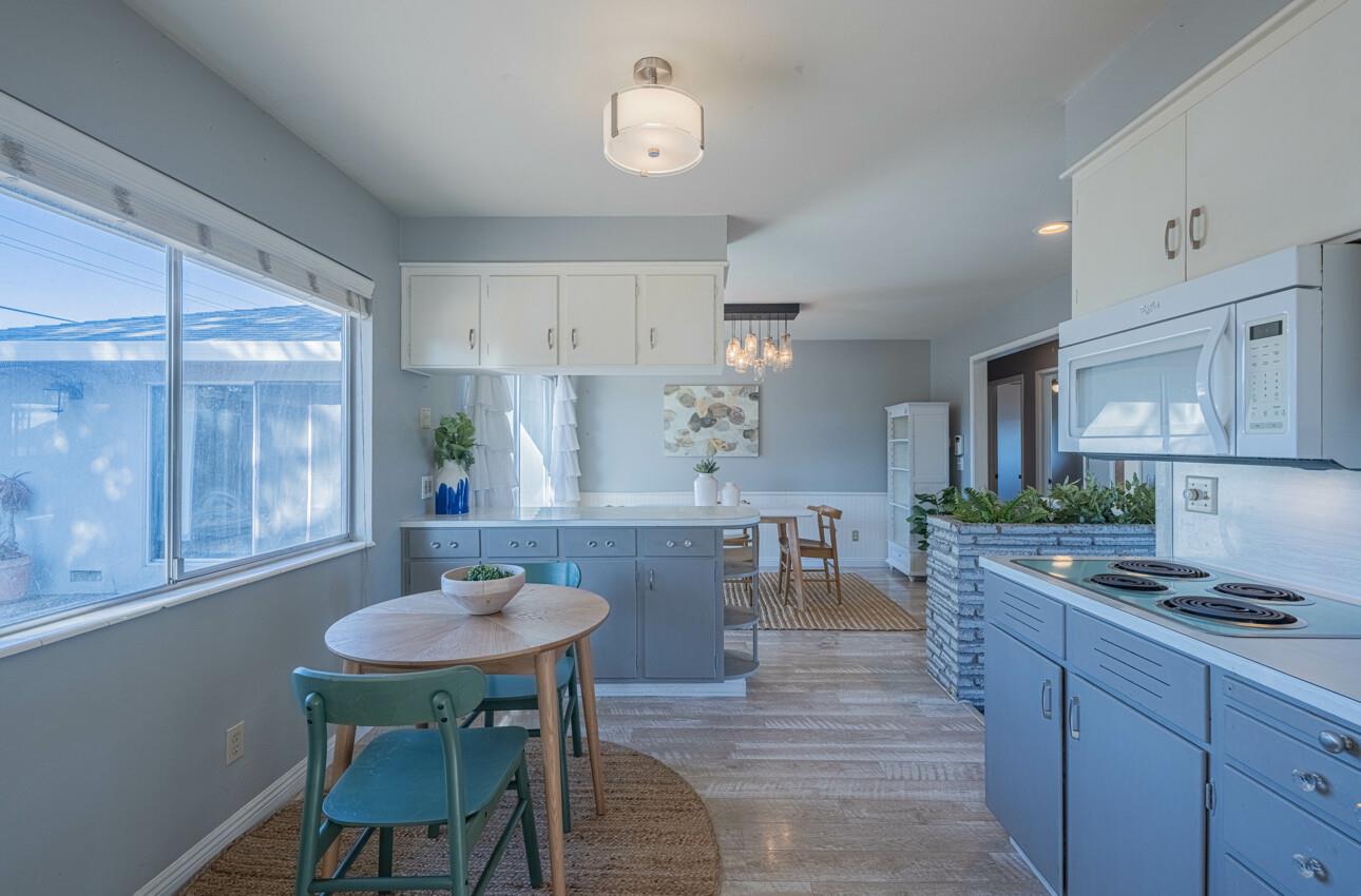 Detail Gallery Image 19 of 41 For 1361 Westward Dr, Hollister,  CA 95023 - 3 Beds | 2 Baths