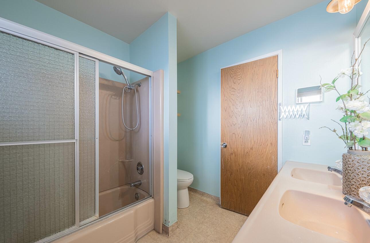 Detail Gallery Image 30 of 41 For 1361 Westward Dr, Hollister,  CA 95023 - 3 Beds | 2 Baths