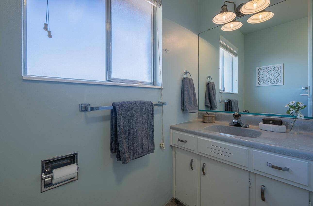 Detail Gallery Image 34 of 41 For 1361 Westward Dr, Hollister,  CA 95023 - 3 Beds | 2 Baths