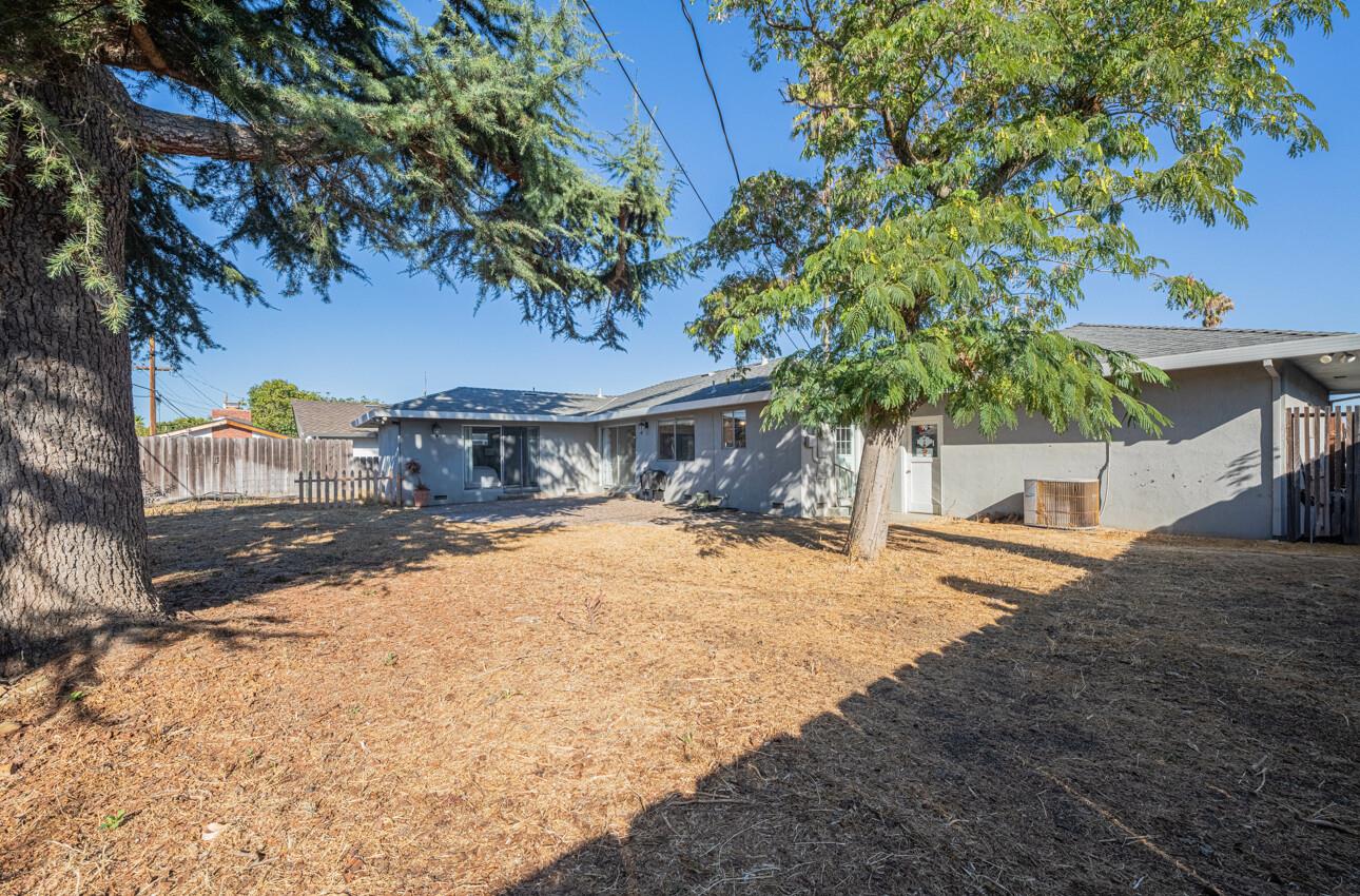 Detail Gallery Image 38 of 41 For 1361 Westward Dr, Hollister,  CA 95023 - 3 Beds | 2 Baths