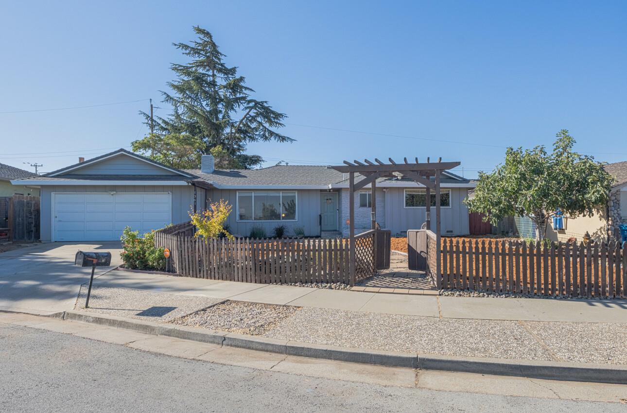 Detail Gallery Image 5 of 41 For 1361 Westward Dr, Hollister,  CA 95023 - 3 Beds | 2 Baths