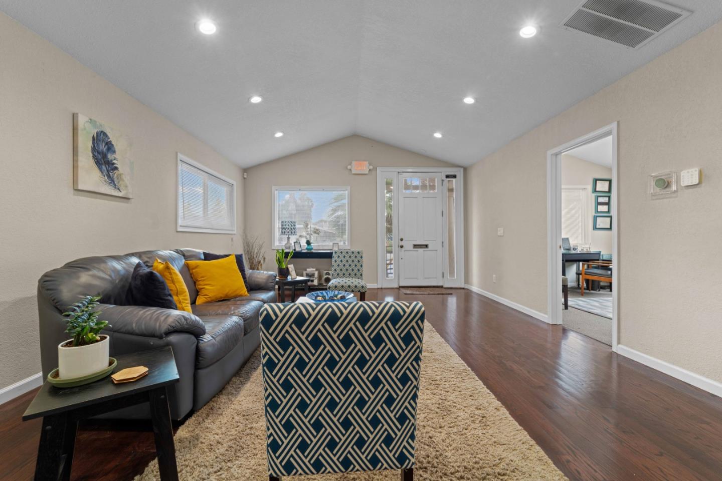 Detail Gallery Image 13 of 21 For 250 Meridian Ave, San Jose,  CA 95126 - 4 Beds | 1/1 Baths