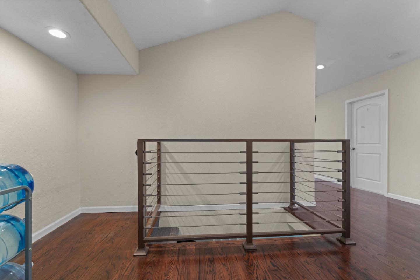 Detail Gallery Image 7 of 21 For 250 Meridian Ave, San Jose,  CA 95126 - 4 Beds | 1/1 Baths