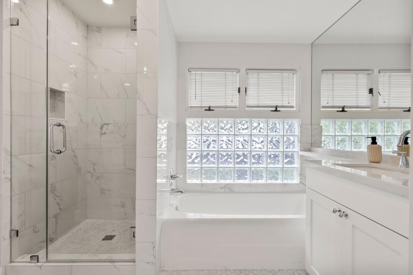 Detail Gallery Image 17 of 35 For 329 San Rafael Ave, Belvedere Tiburon,  CA 94920 - 3 Beds | 3 Baths