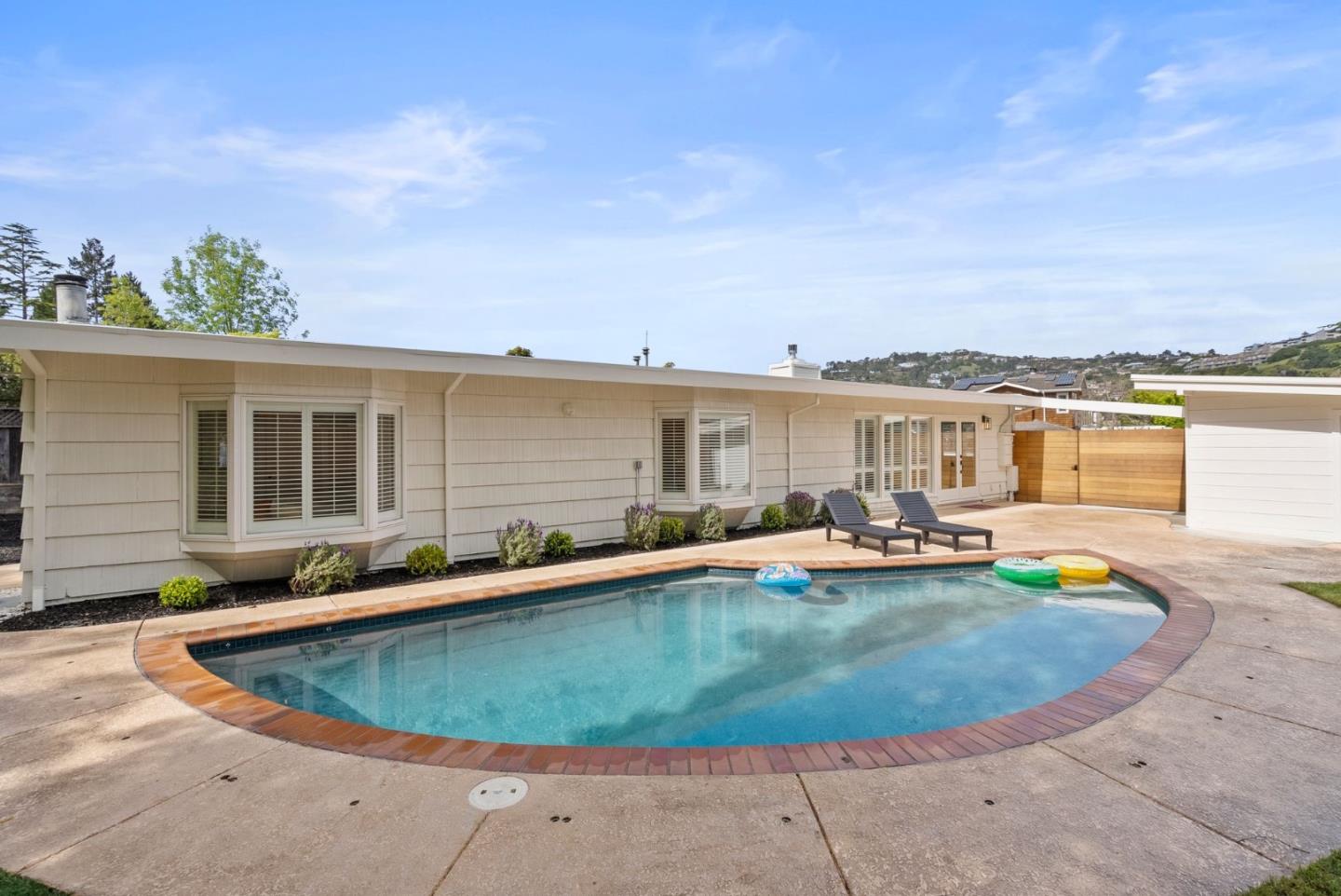 Detail Gallery Image 28 of 35 For 329 San Rafael Ave, Belvedere Tiburon,  CA 94920 - 3 Beds | 3 Baths