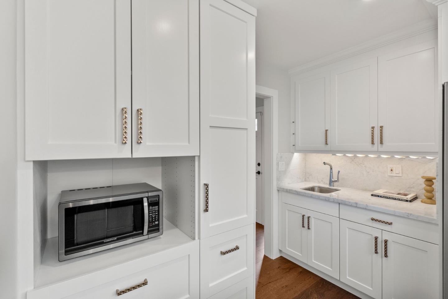 Detail Gallery Image 8 of 35 For 329 San Rafael Ave, Belvedere Tiburon,  CA 94920 - 3 Beds | 3 Baths