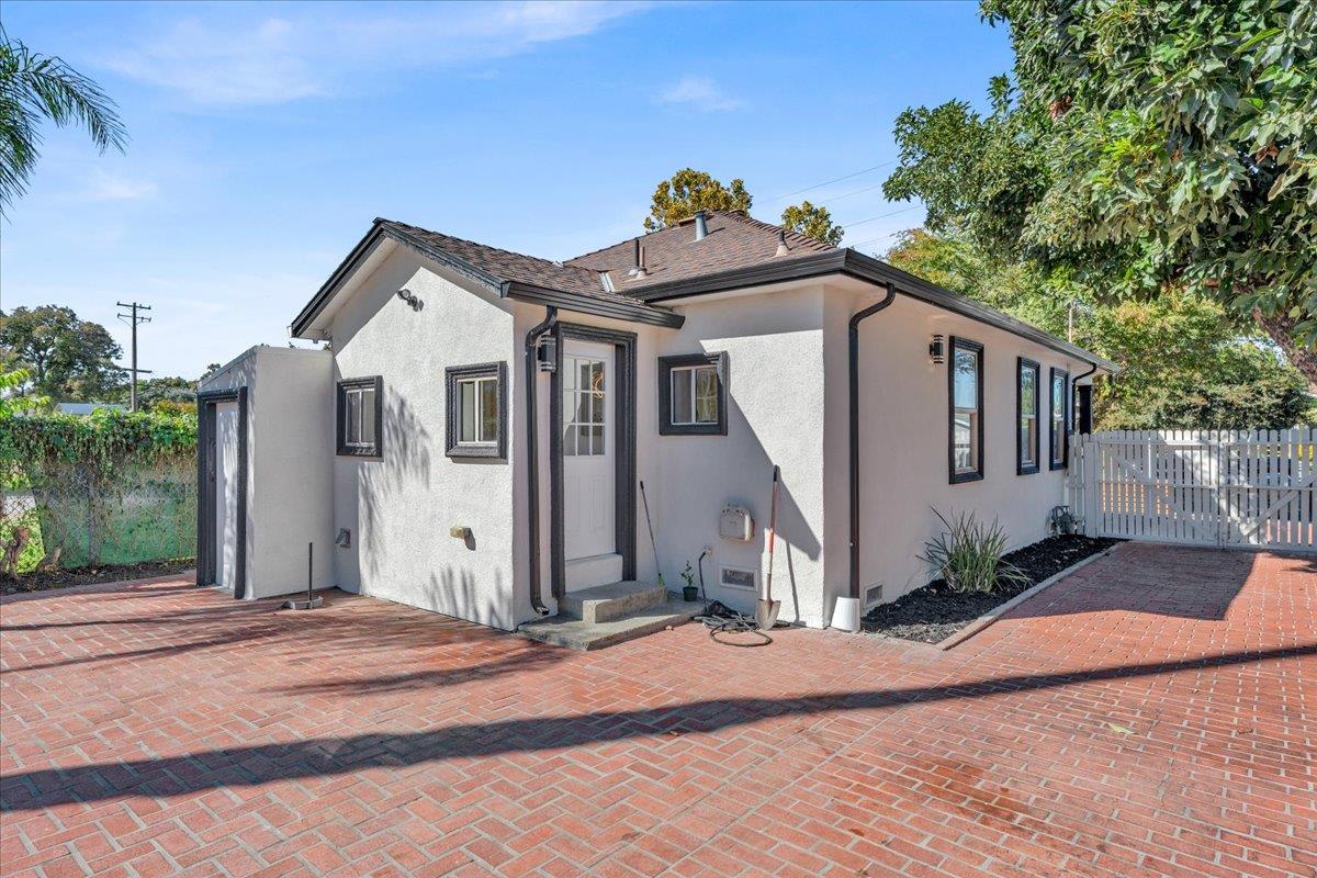 Detail Gallery Image 12 of 16 For 118 Cottage Grove Ave, San Jose,  CA 95110 - 2 Beds | 1 Baths