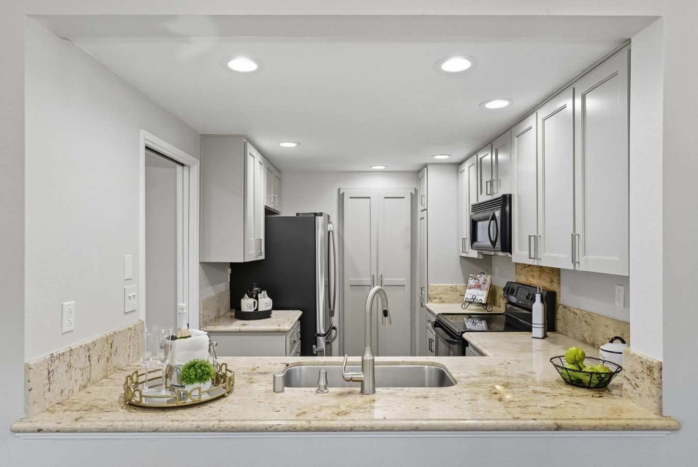 Detail Gallery Image 15 of 54 For 1831 Ashmeade Ct, San Jose,  CA 95125 - 2 Beds | 2 Baths