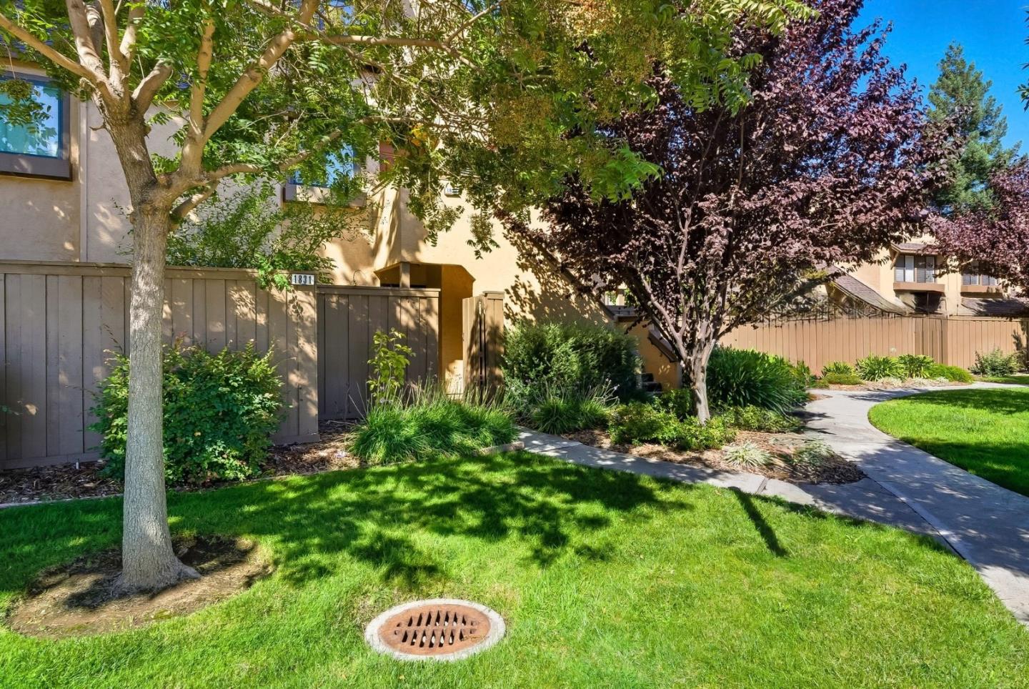 Detail Gallery Image 3 of 54 For 1831 Ashmeade Ct, San Jose,  CA 95125 - 2 Beds | 2 Baths