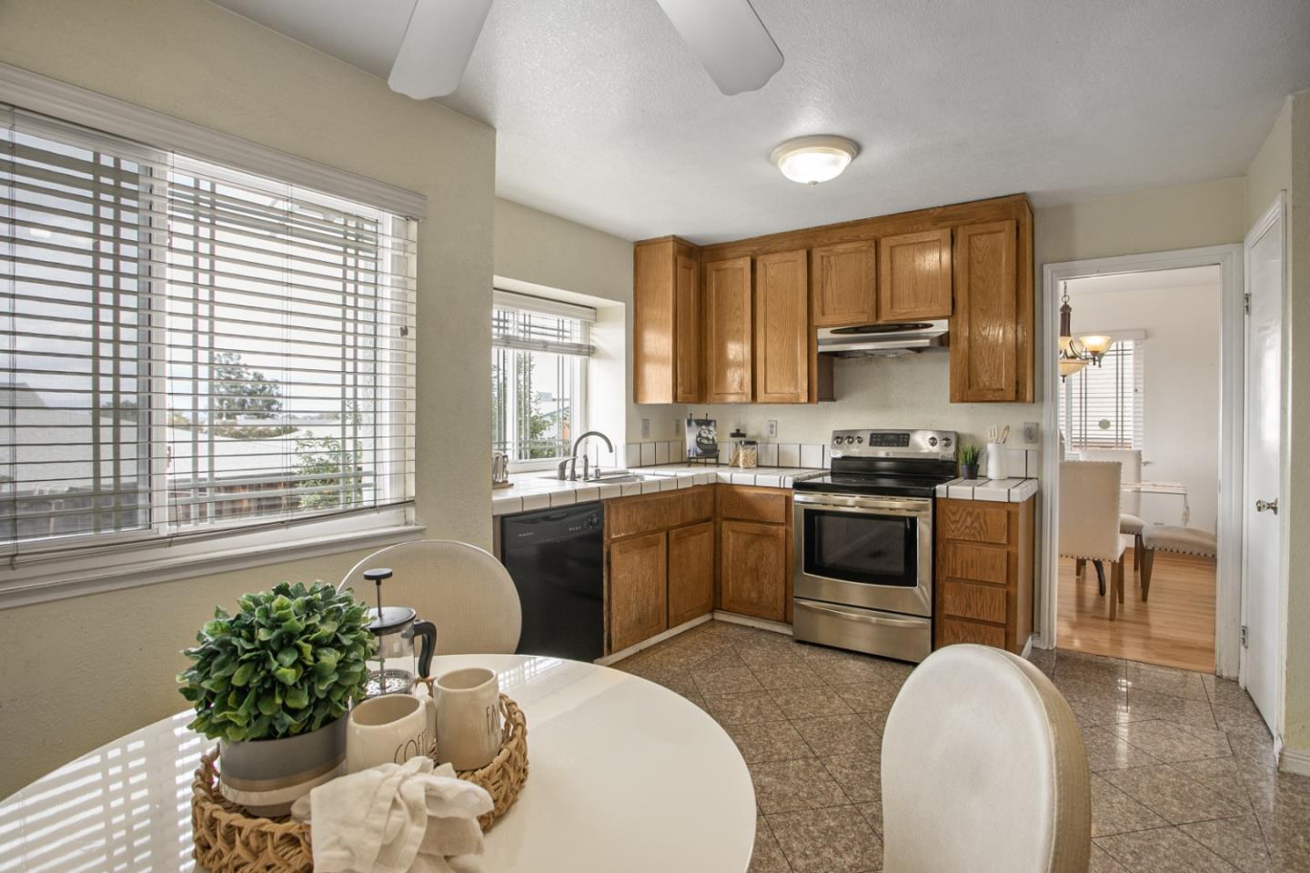 Detail Gallery Image 19 of 60 For 3123 Oakgate Way, San Jose,  CA 95148 - 4 Beds | 3 Baths