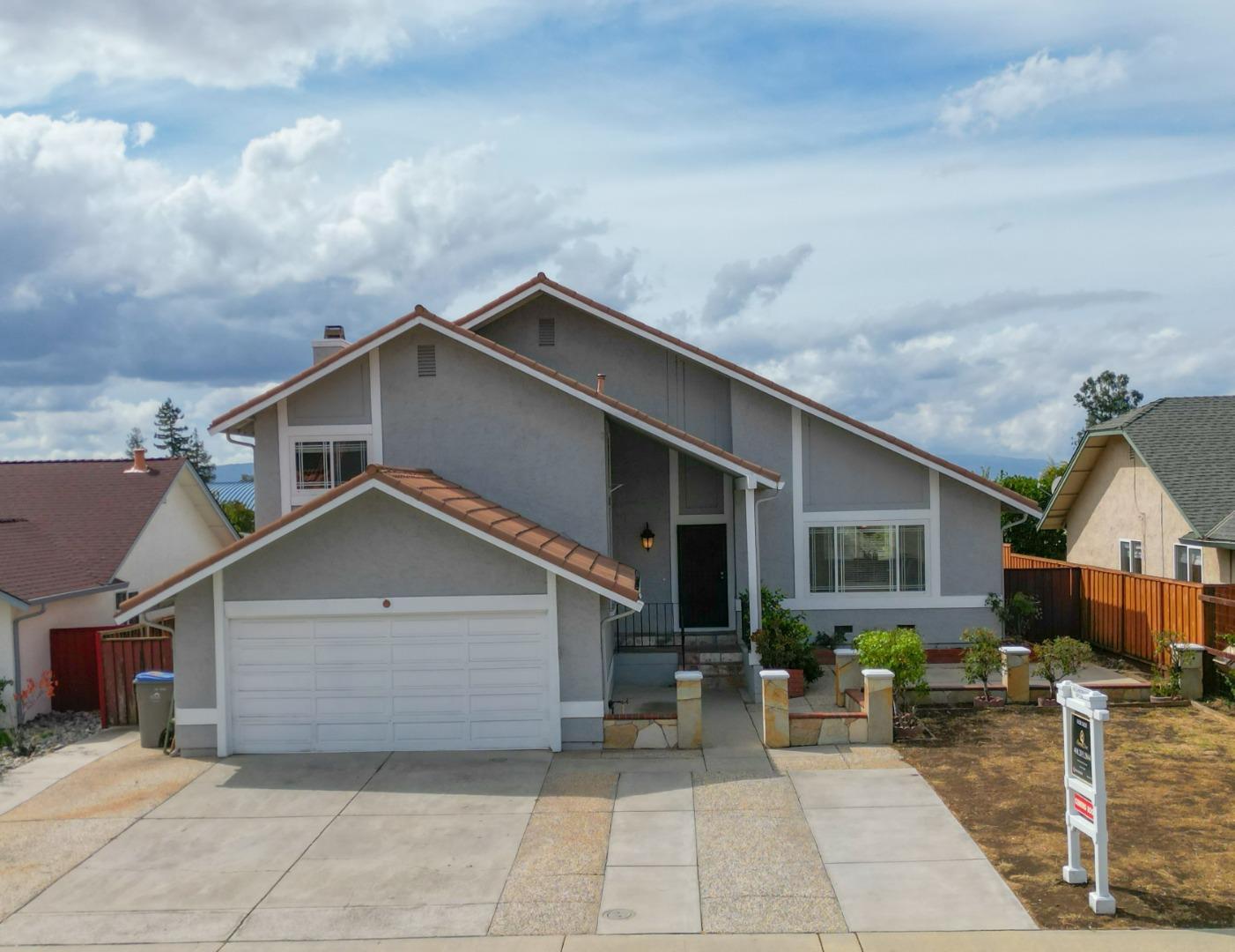 Detail Gallery Image 6 of 60 For 3123 Oakgate Way, San Jose,  CA 95148 - 4 Beds | 3 Baths