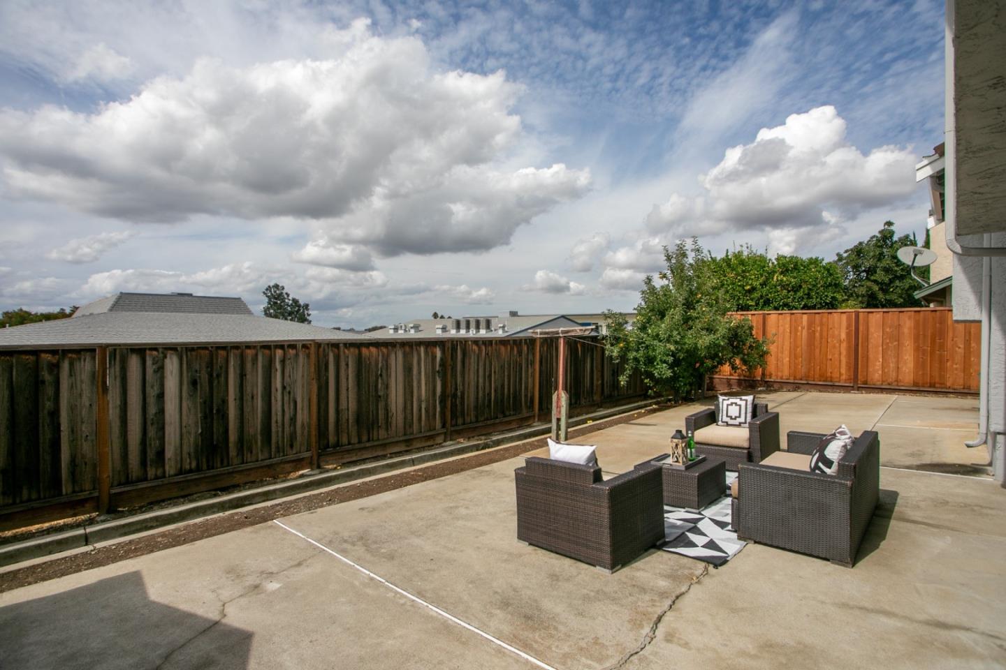 Detail Gallery Image 8 of 60 For 3123 Oakgate Way, San Jose,  CA 95148 - 4 Beds | 3 Baths