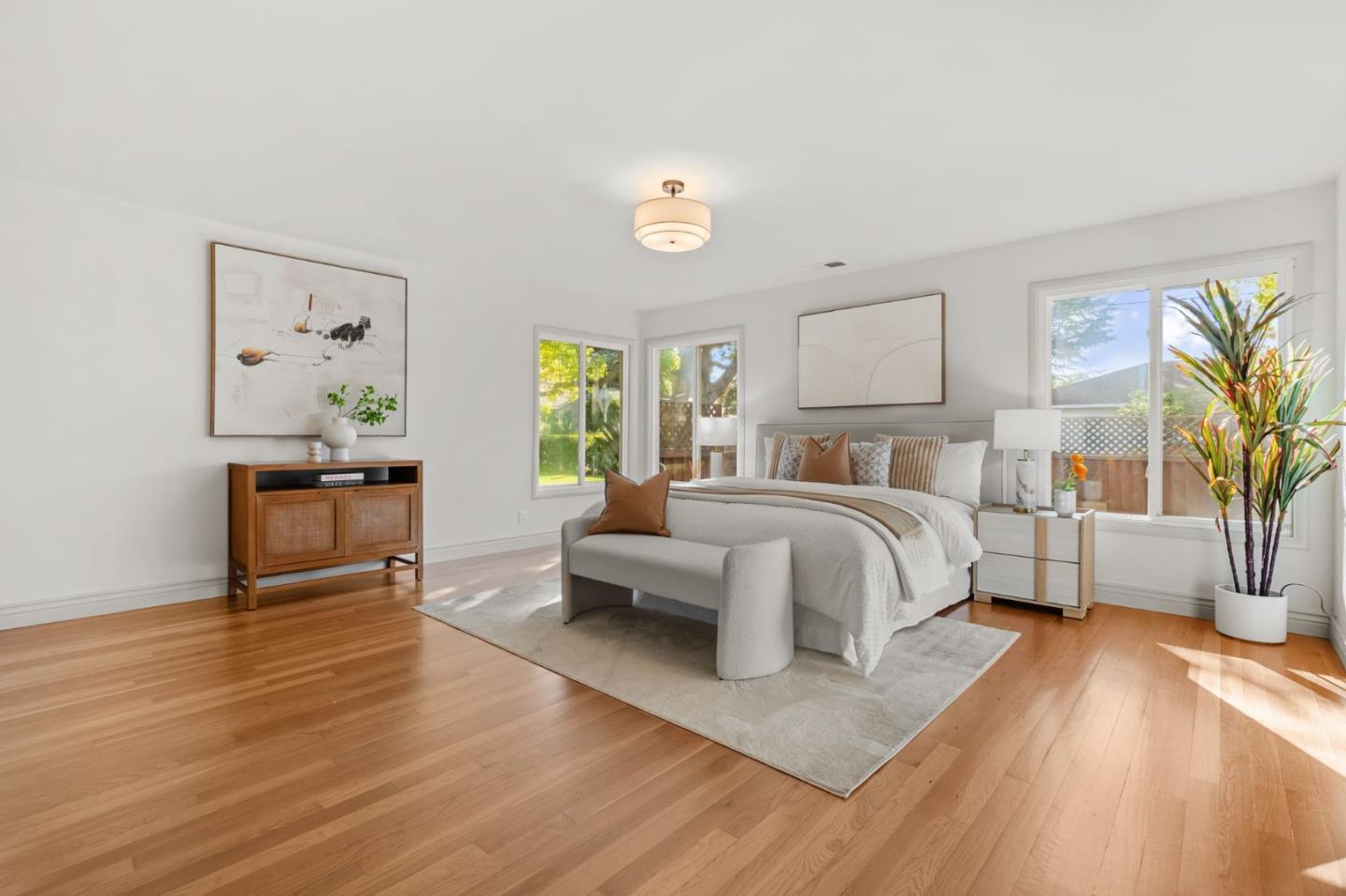 Detail Gallery Image 11 of 33 For 781 Covington Rd, Los Altos,  CA 94024 - 5 Beds | 3 Baths