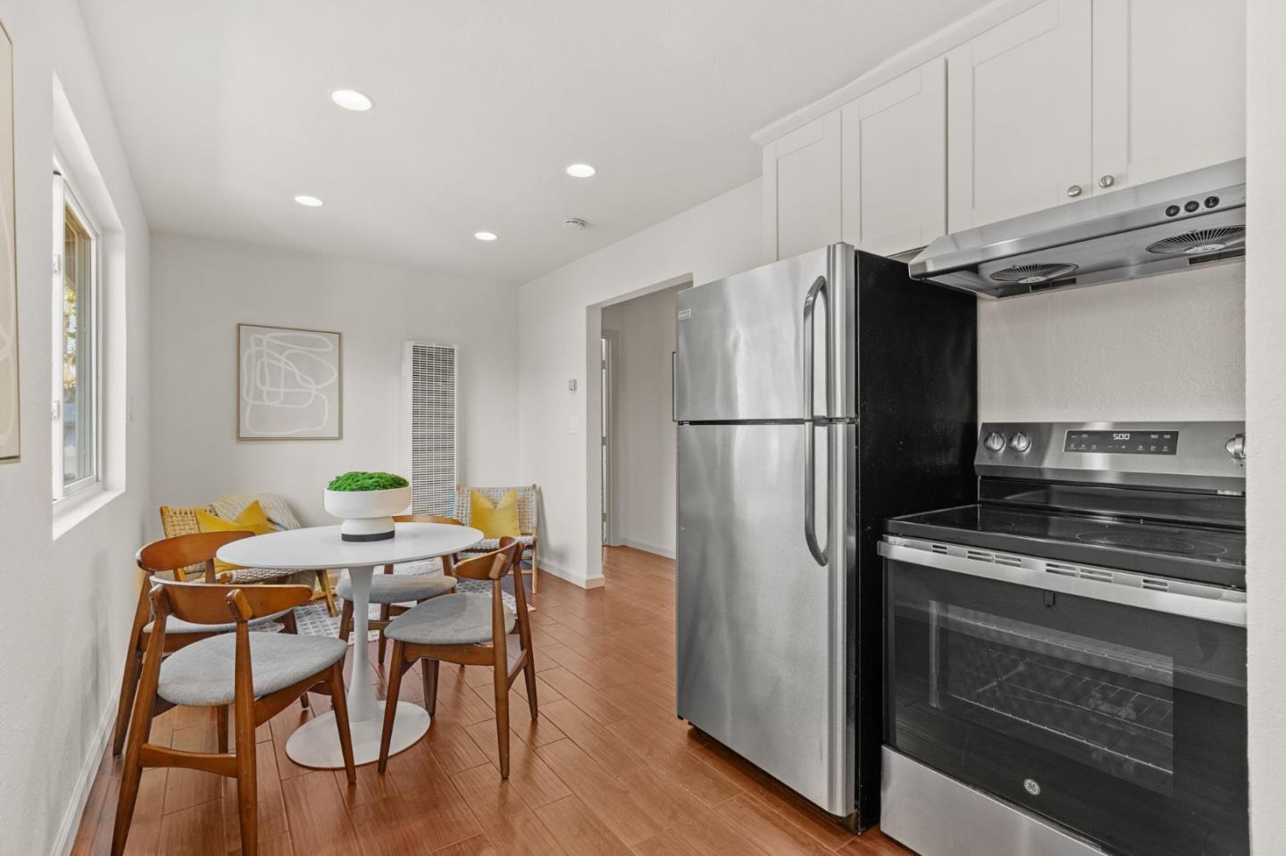 Detail Gallery Image 21 of 33 For 781 Covington Rd, Los Altos,  CA 94024 - 5 Beds | 3 Baths