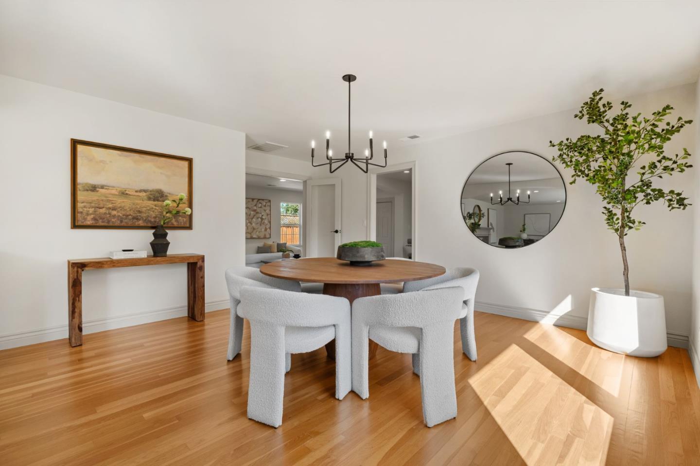 Detail Gallery Image 4 of 33 For 781 Covington Rd, Los Altos,  CA 94024 - 5 Beds | 3 Baths