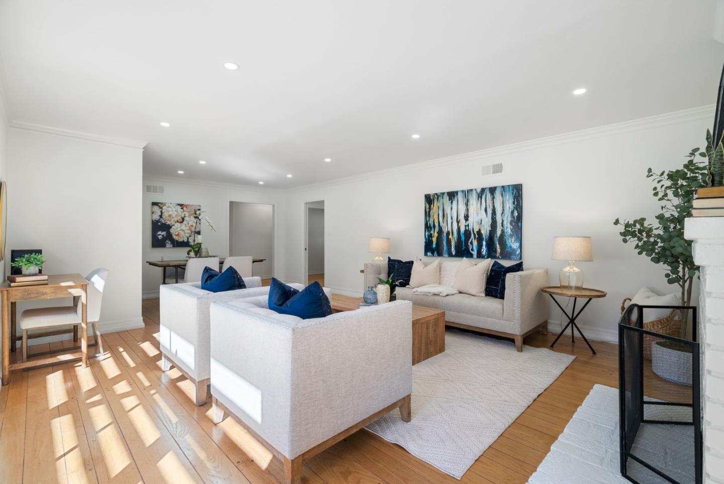 Detail Gallery Image 15 of 29 For 1260 Grant Rd, Los Altos,  CA 94024 - 3 Beds | 2 Baths