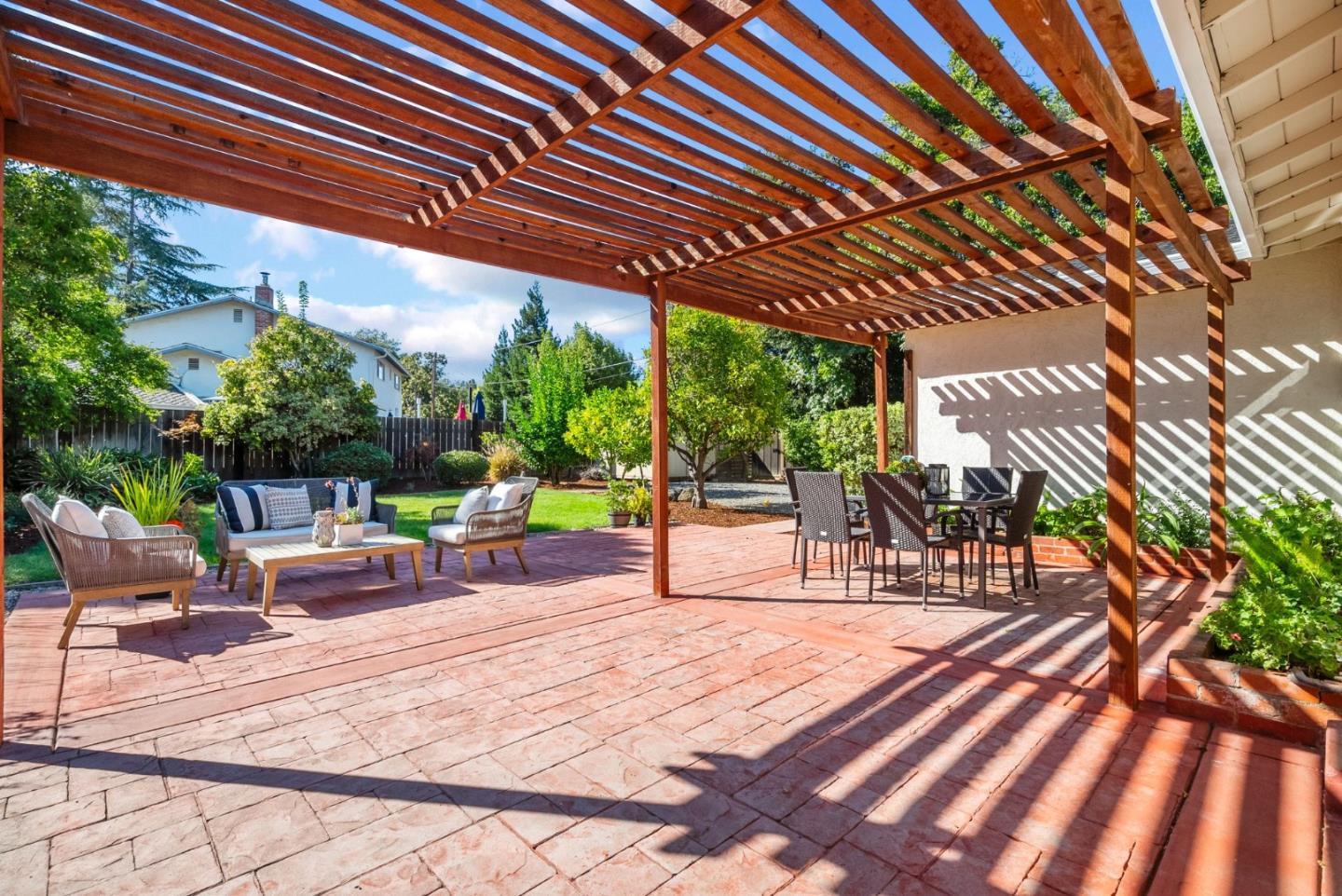 Detail Gallery Image 26 of 29 For 1260 Grant Rd, Los Altos,  CA 94024 - 3 Beds | 2 Baths