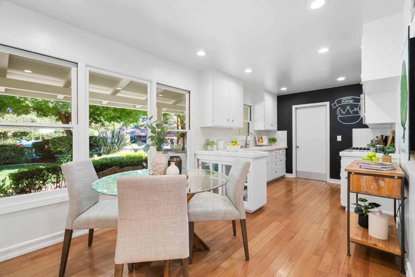 Detail Gallery Image 8 of 29 For 1260 Grant Rd, Los Altos,  CA 94024 - 3 Beds | 2 Baths