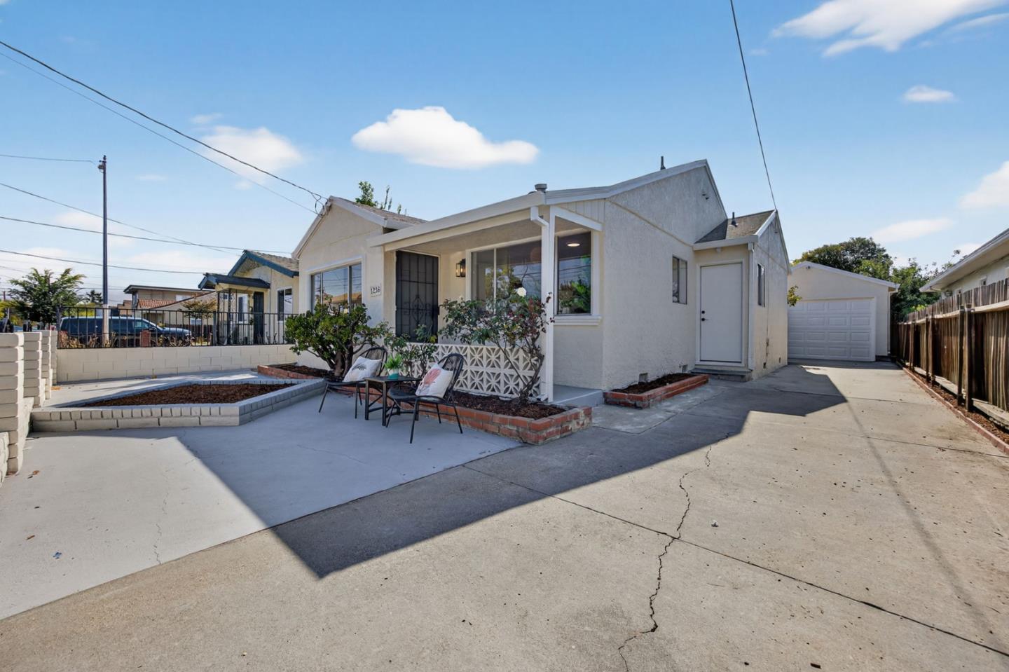 Detail Gallery Image 4 of 30 For 1236 Whitton Ave, San Jose,  CA 95116 - 2 Beds | 1 Baths