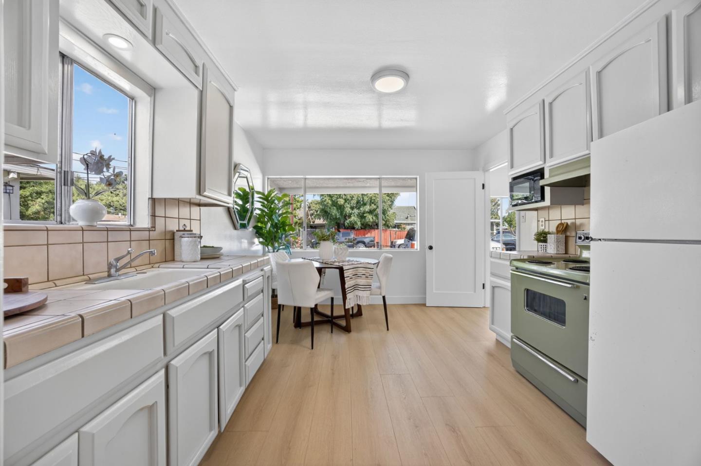 Detail Gallery Image 5 of 30 For 1236 Whitton Ave, San Jose,  CA 95116 - 2 Beds | 1 Baths