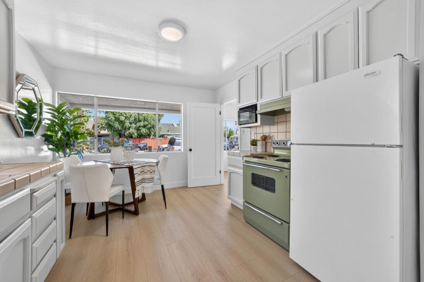 Detail Gallery Image 6 of 30 For 1236 Whitton Ave, San Jose,  CA 95116 - 2 Beds | 1 Baths