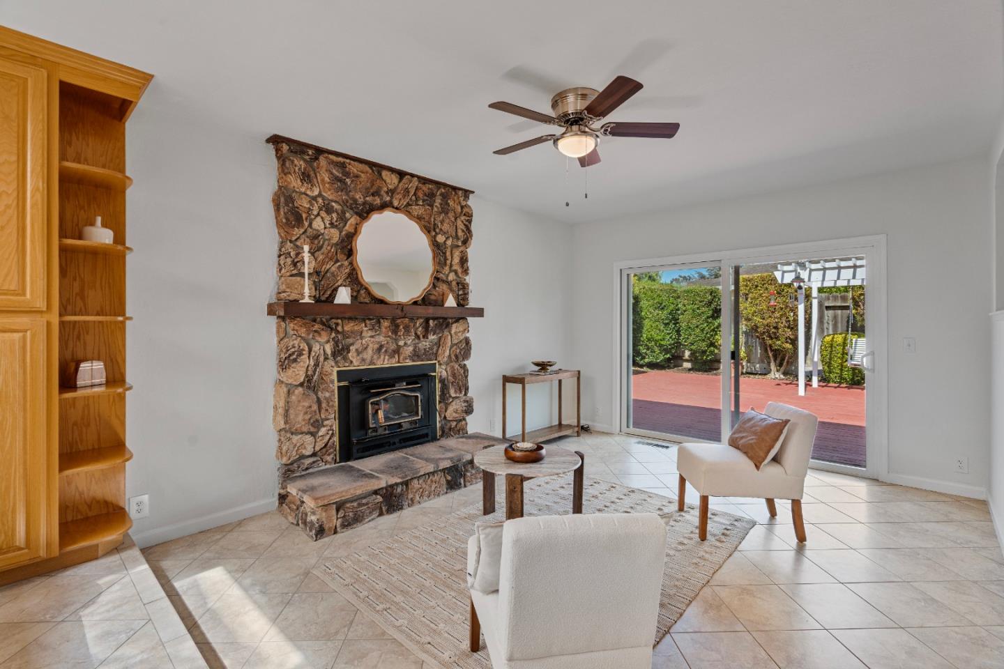 Detail Gallery Image 11 of 39 For 471 Marks Dr, Hollister,  CA 95023 - 3 Beds | 2 Baths