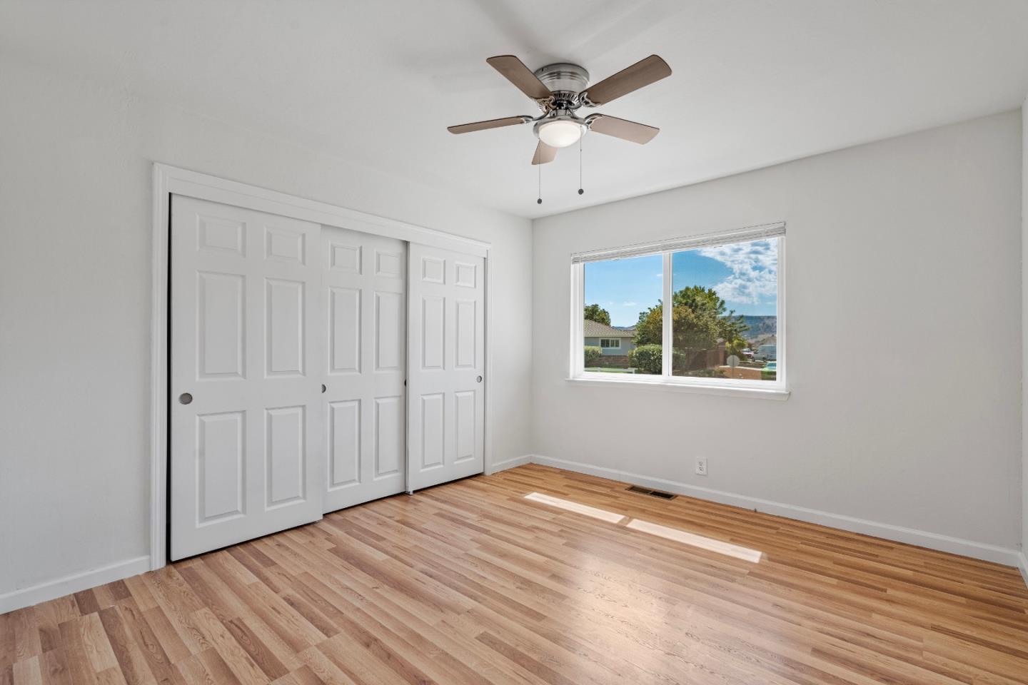 Detail Gallery Image 16 of 39 For 471 Marks Dr, Hollister,  CA 95023 - 3 Beds | 2 Baths