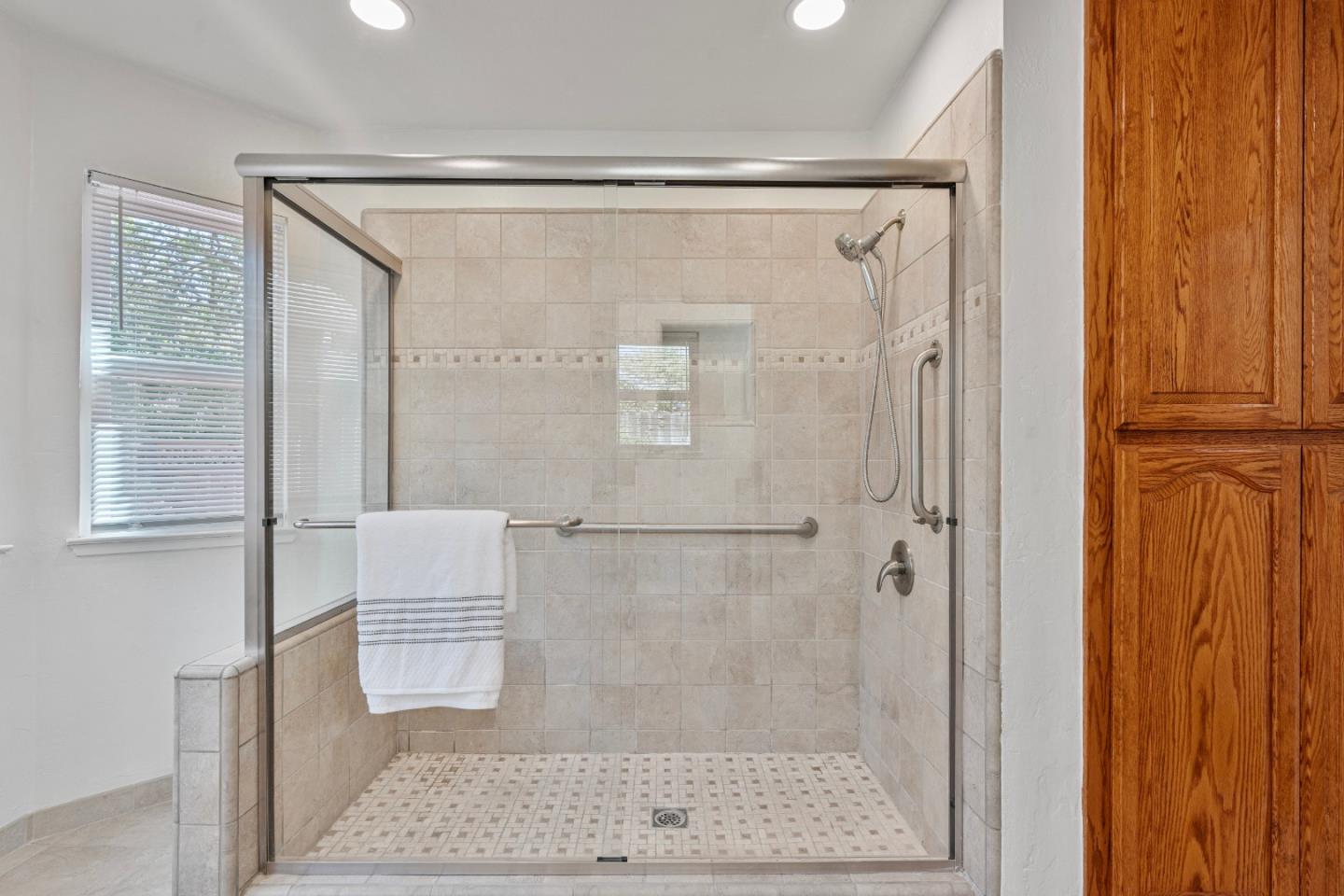 Detail Gallery Image 28 of 39 For 471 Marks Dr, Hollister,  CA 95023 - 3 Beds | 2 Baths