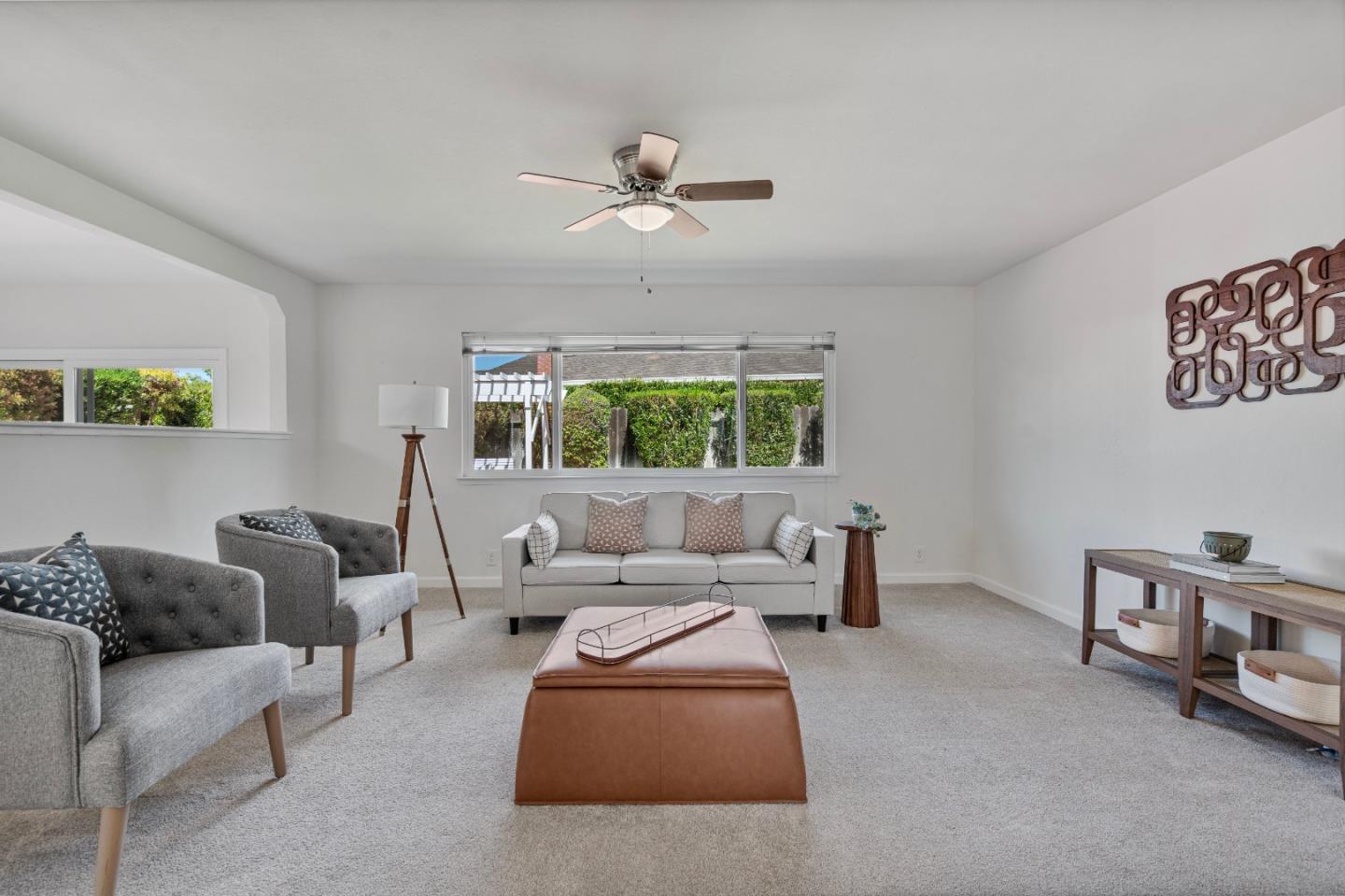 Detail Gallery Image 5 of 39 For 471 Marks Dr, Hollister,  CA 95023 - 3 Beds | 2 Baths