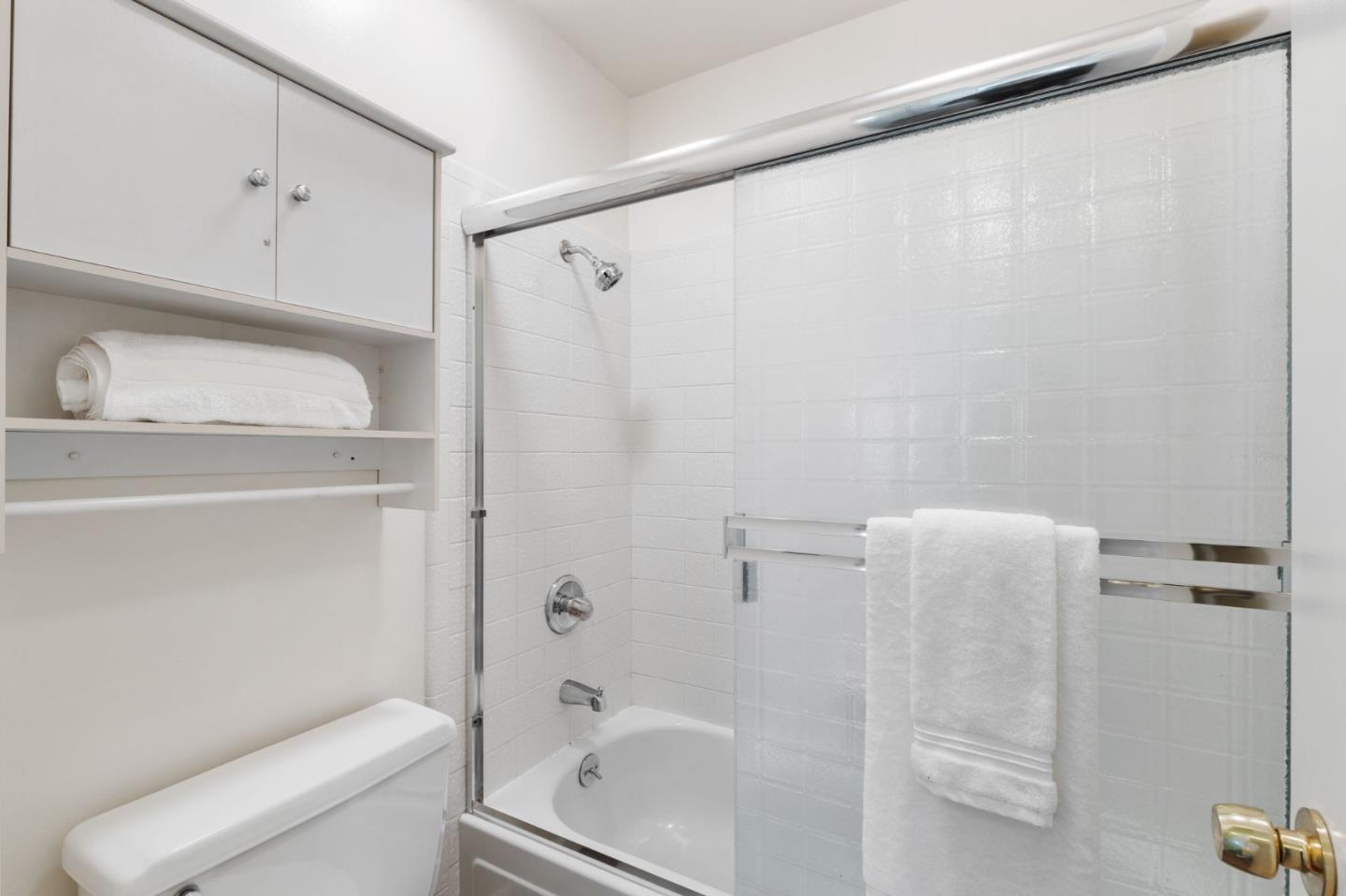 Detail Gallery Image 12 of 15 For 1090 Main St #401,  Redwood City,  CA 94063 - 2 Beds | 1/1 Baths
