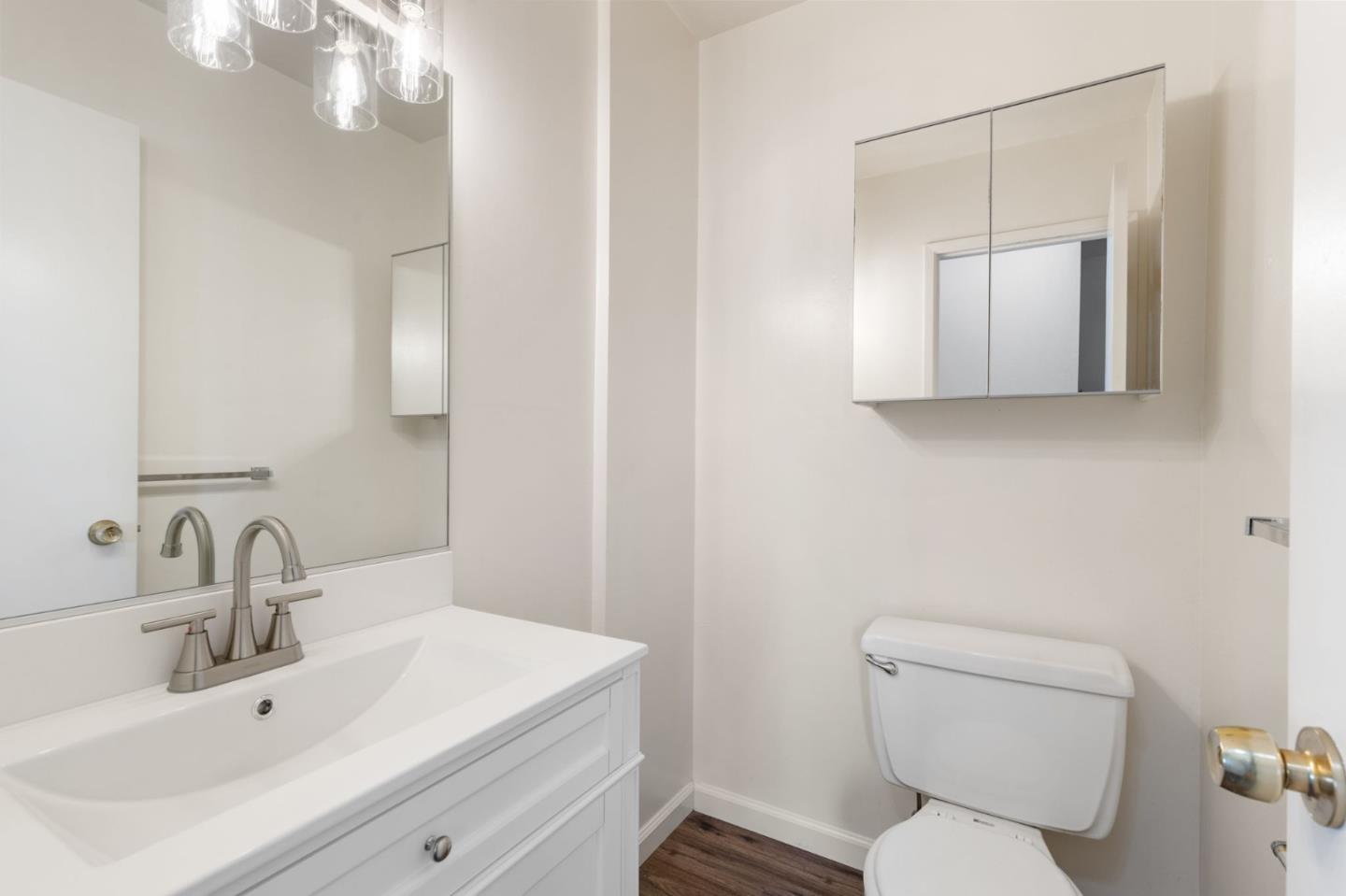 Detail Gallery Image 14 of 15 For 1090 Main St #401,  Redwood City,  CA 94063 - 2 Beds | 1/1 Baths