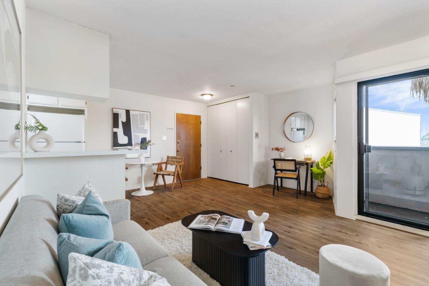 Detail Gallery Image 9 of 15 For 1090 Main St #401,  Redwood City,  CA 94063 - 2 Beds | 1/1 Baths